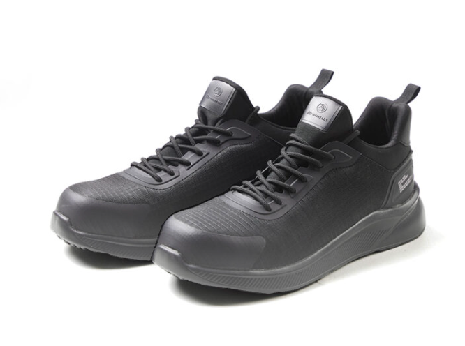 Dromex Black Swift Sneaker